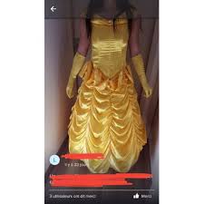 Belle, jeune fille rêveuse et passionnée de littérature, vit avec son père, un vieil inventeur farfelu. Robe De La Belle Et La Bete A Prix Bas Neuf Et Occasion Rakuten