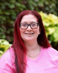 Elizabeth Brosseau's Instagram, Twitter & Facebook