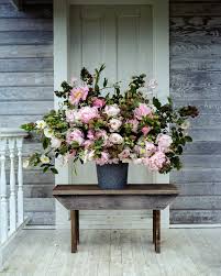 With great food, alcohol, and atmosphere you must also have fresh flowers to add ambiance. How To Arrange Flowers For Your Next Dinner Party Bon Appetit