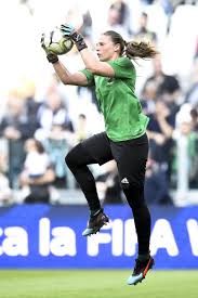 Laura giuliani è la titolare tra i pali della juventus e in campionato ha collezionato 14 presenze subendo 8 reti. Mondiali Donne Fidanzato Laura Giuliani Niente Sesso Prima Delle Gare Affaritaliani It