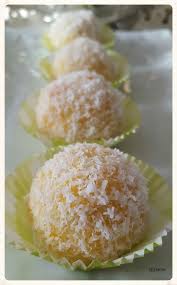 Boules Coco Mille Et Une Saveurs De Rizlaine Boule De Noix De Coco Boules Coco Gateau Noix De Coco