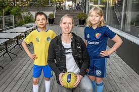 Första segern för säsongen för öjebyn. Vm Malvakten Hedvig Lindahl Det Ar Kul Att Skita Ner Sig Svd