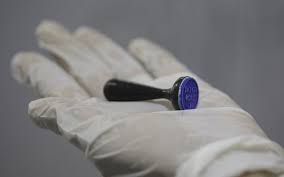 Jucătorii beau apă din flacoane, iar la colțul terenului au mai apărut câțiva spectactori. In Trei Comune Din Romania Va Fi Reluat Votul DupÄƒ Ce La Alegerile Din 27 Septembrie CandidaÈ›ii La PrimÄƒrie Au IeÈ™it La Egalitate