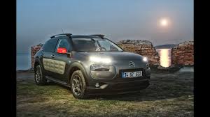 Özellikle aile kullanımı özelliklerine dikkat çektiğimiz otomobili, hem tasarım hem motor özellikleri hem tüketim hem de kullanışlılığı yönünden ele aldık. Citroen C4 Cactus 1 6 E Hdi 92 Hp Test Youtube