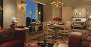 Tower Premier Suite Luxor Las Vegas Las Vegas Hotels Unique Hotel Rooms