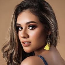 Lia Lawrence (@lialawrencefl)