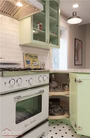 a 1950s retro chicago kitchen