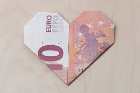 Einen möglichst glatten 10 euro geldschein vor sich hinlegen. Geldschein Herz Faltanleitung Mit Pdf