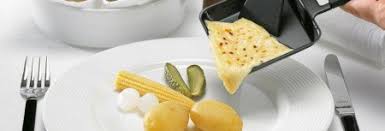 Raclette kann mit vielen zutaten genossen werden. Raclette 12 Nutzliche Tipps Kase Im Shop Raclette De