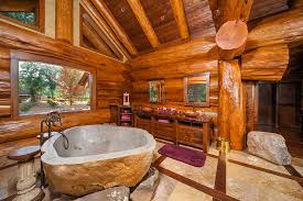 Harry Scott Montagne Salle De Bain Vancouver Par Pioneer Log Homes Of British Columbia Ltd En 2020 Salles De Bains Rustiques Maisons Rustiques Chalet Rustique