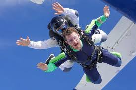 We can't mention dilys without mentioning another skydiving sweetheart, montse mechó. Bftg8oqvvdy9zm