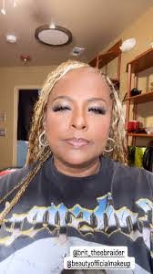 Yolanda Lambert's Instagram, Twitter & Facebook