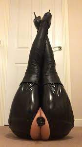 r/tailplug] Glass pig tail plug all snug inside. : r/tailplug