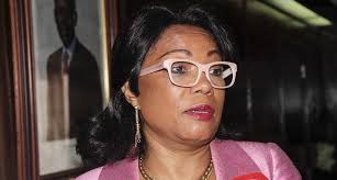 JES era rodeado de Abutres, diz Maria Luísa Abrantes “Milucha” A académica  fez as declarações durante o programa radiofónico “Café da Manha” da LAC. Maria  Abrantes lamentou o facto de terem surgido