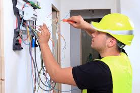 The average salary for a master electrician is $34.42 per hour in california and $10,000 overtime per year. Average Electrician Salary 2018 How Much Do Electricians Make Gazette Review