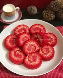 Hurricane Red Velvet Swissroll Cake By Linagui Kitchen Bahan A 1 Btr Telur Utuh 4 Btr Kuning Telur 50 Gr Minyak 70 Gr Tepung P Sed Food Platters Cake Food