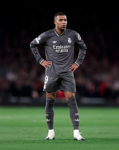 Sports Illustrated Soccer | Kylian Mbappe forgot his shooting boots at  home, but at least the new ones looked good. 🤩 | Instagram
