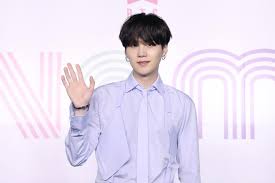 Suga bts akhirnya rilis kembali mixtape agust d. Lirik Lagu So Far Way Dari Agust D Suga Bts Halaman All Kompas Com