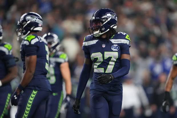 NFL trade deadline: Will Chicago Bears be buyers or sellers?