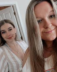 Olivia Hannah's Instagram, Twitter & Facebook