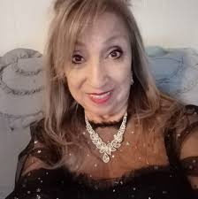 This cute chubby Squirrel saw me from way across the park, recognized me,  and ran over to me. Maybe if he does that a few times a week he'll lose  some weight.