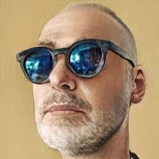 Alex Flick's Instagram, Twitter & Facebook