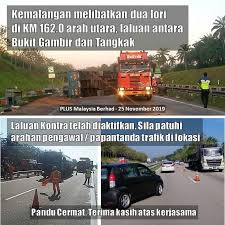 Lengang seperti jalan yang tiada berpenghuni. Bernama Radio Kemalangan Dua Lori Ayam Trafik Km162 Facebook