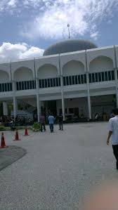 Sangat berbeza dengan sedekad lalu dimana para jemaah perlu berkumpul di kompleks tabung haji kelana jaya serta perlu menaiki bas sejauh 52 km. Masjid Tabung Haji Kelana Jaya House Styles Masjid Mansions