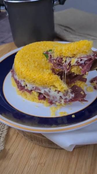 Cuscuz com carne