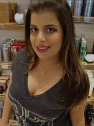 a Camile adolescente tá muito feliz