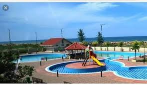 Kolam renang berbentuk oval sangat cocok untuk tipe kolam yang sempit. Kolam Renang Home2stay Birai Sungai Kuala Terengganu Facebook