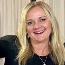 Avery R. Sawyer (@arsawyer)