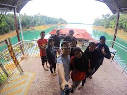 Keindahan tasik kenyir, perjalanan ke santuari kelah sungai sepetang, pusat konservasi perkampungan gajah (kecv) dan hiking ke pokok melunak sebesar 26. Percutian Ke Tempat Menarik Di Tasik Kenyir Terengganu