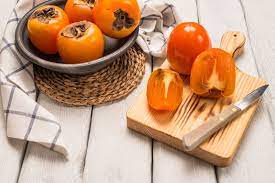 the clueless foodie s guide on how to eat a persimmon plus delicious recipes rezepte kaki rezepte herbst essen
