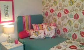 Tapi hiasan kamar tidur yang satu ini bisa membuat kamar tidur yang kecil semakin terlihat sempit kalau kamu sembarangan memasangnya. 8 Cara Menghias Kamar Tidur Yang Sempit Rumahlia Com