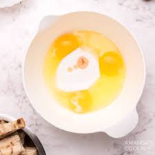 Once one side is golden brown, flip over and cook the other side until golden brown and crispy on the outside. Air Fryer French Toast Bites Amanda S Cookin Breakfast