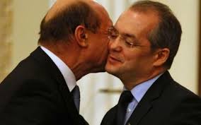 Poate pentru ca acea persoana este singura care a primit toata fiinta ta. Prima Dragoste Nu Se UitÄ NiciodatÄ BÄsescu Si Boc CinÄ La Un Hotel De Lux Din Cluj Antena 3