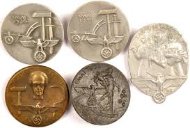 Als tag der nationalen arbeit wurde in der zeit des nationalsozialismus der erste mai 1933 bezeichnet. 5 Abzeichen Tag Der Arbeit 1 Mai 1934 1935 2x 1936 U 1939 Versch Metalle Mass