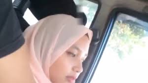 Seks hijab di mobil - wanita jilbab beraksi liar