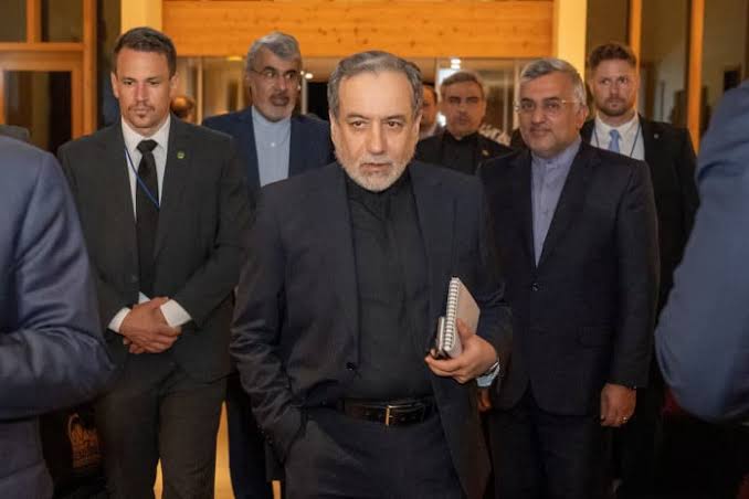 Vance, Iranians in Switzerland for first talks, overshadowed by closure of  Hormuz | The Business Standard