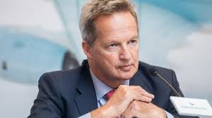 Cathay Pacific CEO resigns amid Hong Kong protests