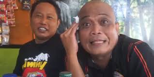 Ya alhamdulillah bang sapri sudah mendingan, gula darahnya sudah turun, kata irma, sang istri dikutip viva dari tayangan di. Menjadi Komedian Sukses Bang Sapri Akui Hasil Contekan Dari Grup Cagur Merdeka Com