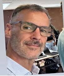 I know it's not doccy who but count it as admin lore? 👀 A wild Jo Brennan  tweet from a FB page reminds me of Scongo's rise to fame…