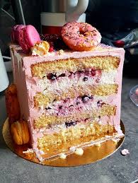 Drip Cake Carre Eid Moubarak Vanille Fruits Rouges Kederecettes Bienvenue Dans La Cuisine De Vanessa Drip Cakes Vanille Gateaux Ronds