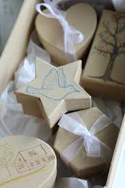 Nicht vergessen sollte man bei der anmeldung zur standesamtlichen hochzeit auch die wichtigen unterlagen und dokumente. Ullatrulla Backt Und Bastelt Diy Geschenk Zur Standesamtlichen Hochzeit Tradition In Der Kiste