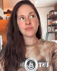 Joanna Riddle's Instagram, Twitter & Facebook