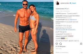 Ese día cambió su expresión para siempre. El Descanso Playero De Leo Montero Y Su Mujer Malu Tedesco Amor Y Lomazos En El Mar Ciudad Magazine