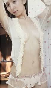 Yahoo!オークション - 飯田里穂 写真集 メドレー 美乳 美女 セクシー ...