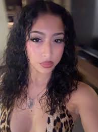 PRETTY FACE & HER WAIST SNATCHED💋💄