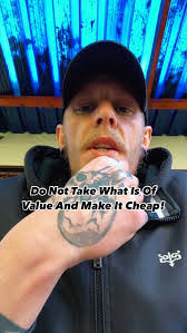 Seth Mckenzie's Instagram, Twitter & Facebook